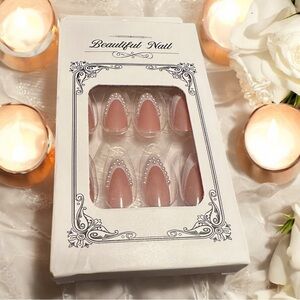 Press-On Nails - French Tips/White - Nude